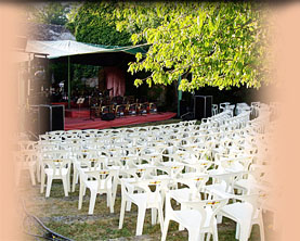 Scène du festival au centre Stéphane Grappelli