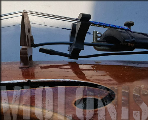 Connector for 2 micros on chinrest